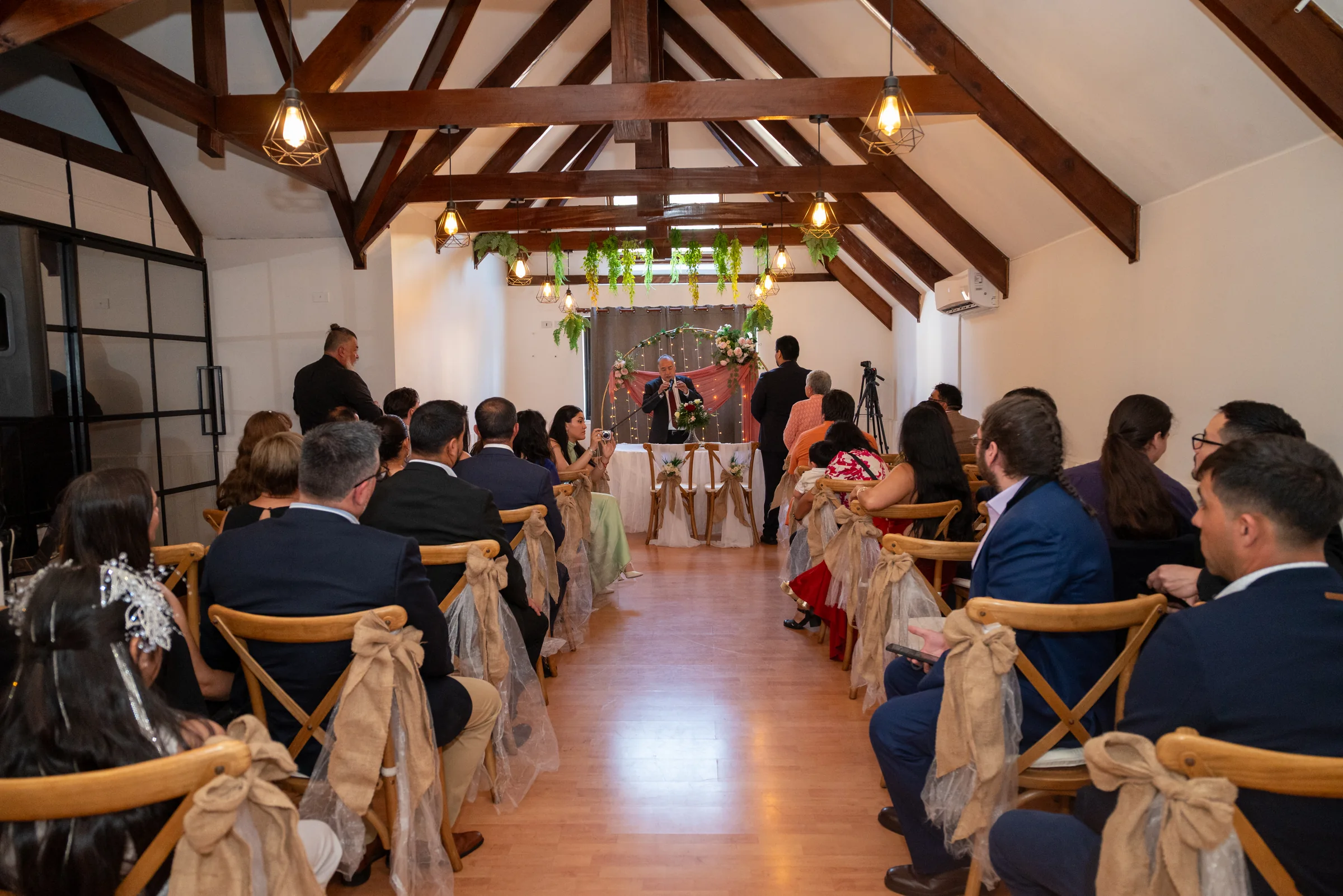 Ceremonia real en el salón de eventos de Parrilla Criadores